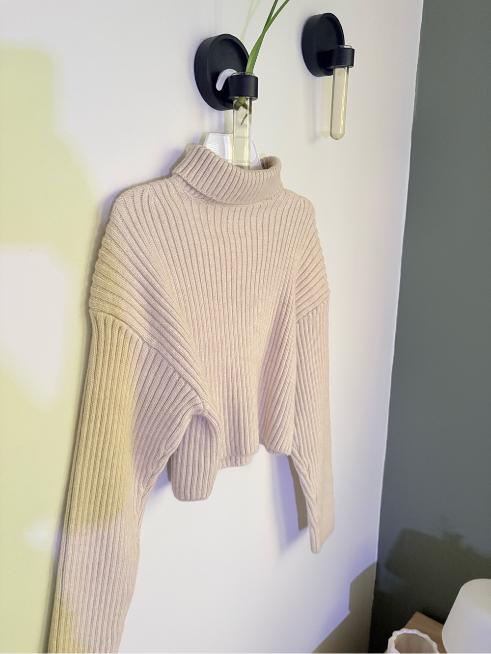 H&M Cream Ribbed Cropped Turtleneck Sweater